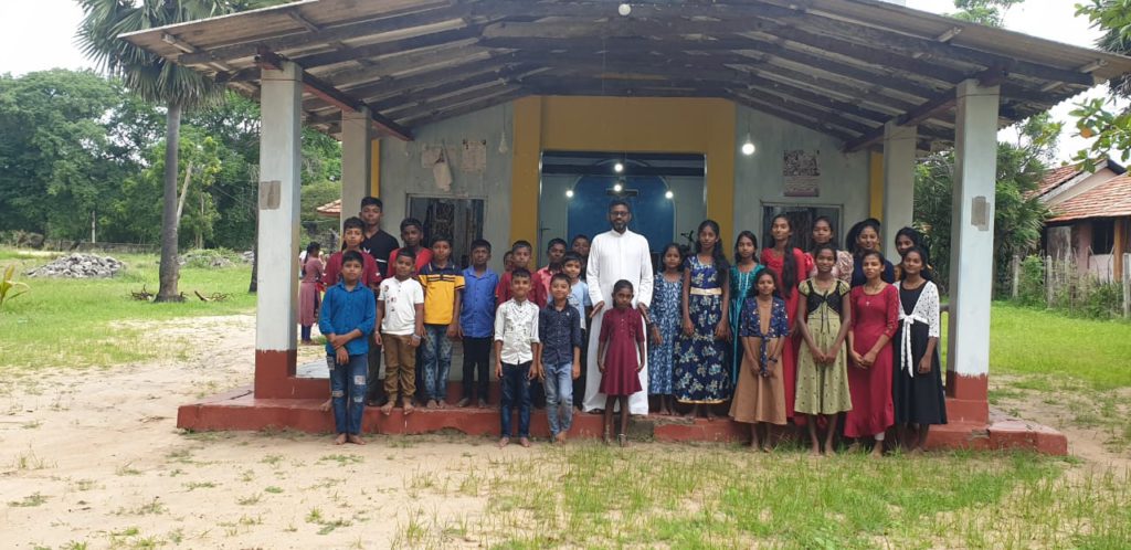 Minibús para pastoral en Sri Lanka