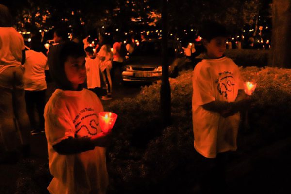 Un millón de niños rezando el rosario