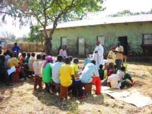 Reparación de iglesia en Zambia