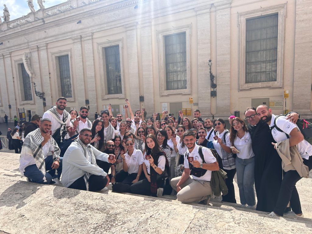 Jóvenes de Tierra Santa